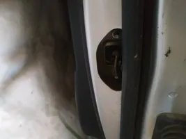 Chevrolet Cruze Durvju atvēruma ierobežotājs 