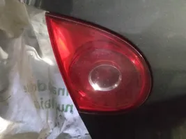 Volkswagen Golf V Lampy tylnej klapy bagażnika 