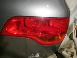 Audi Q7 4L Lampy tylnej klapy bagażnika 