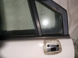 Toyota Corolla Verso AR10 Moulure de vitre de la porte avant 