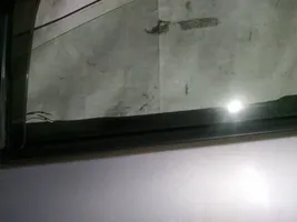 Mazda 5 Moulure de vitre de la porte avant 