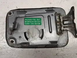 Mazda 323 F Bouchon, volet de trappe de réservoir à carburant B01A