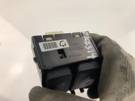 Toyota Prius (XW30) Botón interruptor de luz de peligro 75F218