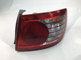 Hyundai Elantra Lampy tylnej klapy bagażnika 60207C