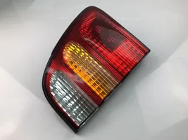 Toyota Land Cruiser (J100) Lampy tylnej klapy bagażnika 8158060120