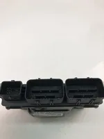 Dacia Duster Komputer / Sterownik ECU silnika 237101118S