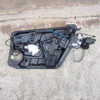 Mercedes-Benz A W176 Elektryczny podnośnik szyby drzwi A1767200279