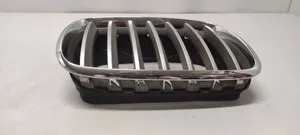 BMW X5 E70 Grille calandre supérieure de pare-chocs avant 51137171396