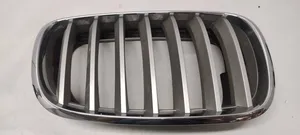 BMW X5 E70 Grille calandre supérieure de pare-chocs avant 51137171396