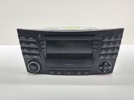Mercedes-Benz E W211 Unità principale autoradio/CD/DVD/GPS A2118201079