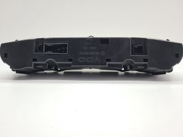 Mercedes-Benz E W211 Panel klimatyzacji 2118301285