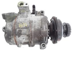 Volkswagen Transporter - Caravelle T5 Power steering pump 070903201E