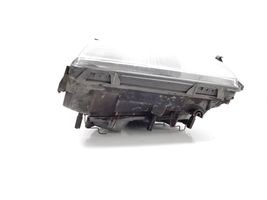 Mercedes-Benz E W124 Lampa przednia 34531R19