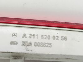 Mercedes-Benz E W211 Luce d’arresto centrale/supplementare A2118200256