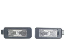 Peugeot 5008 II Lampa oświetlenia tylnej tablicy rejestracyjnej 9682403680