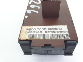 Iveco Daily 35.8 - 9 Bouton commande réglage hauteur de phares 69500781