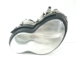 Mercedes-Benz C W203 Lampa przednia A2038201161