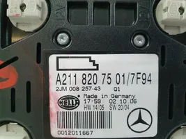 Mercedes-Benz E W211 Illuminazione sedili posteriori A2118207501