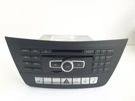 Mercedes-Benz C W204 Radio / CD/DVD atskaņotājs / navigācija A2049000208