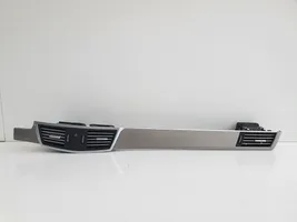 Mercedes-Benz E W212 Dysze / Kratki środkowego nawiewu deski rozdzielczej A2128302554
