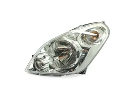 Suzuki Splash Lampa przednia 89308710