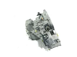 Opel Zafira A Механическая коробка передач, 5 передач 13104951