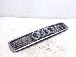 Audi A4 S4 B5 8D Etupuskurin ylempi jäähdytinsäleikkö 8D0853651J