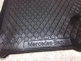 Mercedes-Benz Sprinter W906 Juego de alfombras de coche B66570007