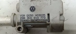 Volkswagen PASSAT B6 Motorino del tappo del serbatoio del carburante 3B0959782A