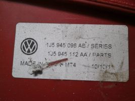 Volkswagen Bora Feux arrière / postérieurs 1J5945112AA