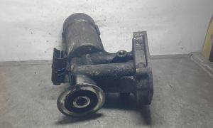 Volkswagen Golf IV Support de filtre à huile 038115389B