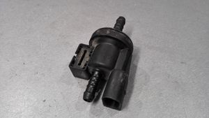 Volkswagen PASSAT B6 Breather valve 06E906517A