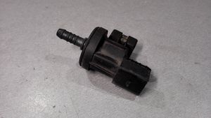 Volkswagen PASSAT B6 Breather valve 06E906517A