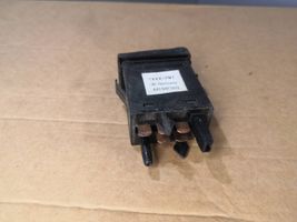 Audi V8 Bouton de dégivrage pare-brise 441941503