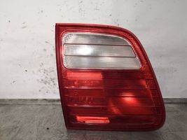 Mercedes-Benz E W210 Takaluukun takavalot A2108202364