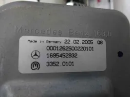 Mercedes-Benz A W169 Ohjauspyörän akseli 