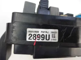 Chevrolet Captiva Module de fusibles 2899U