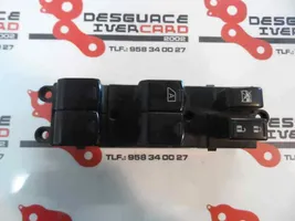 Nissan Tiida C11 Electric window control switch 