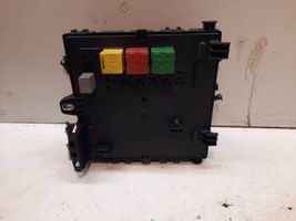 Opel Signum Module de fusibles 13170890