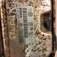 Volkswagen Golf IV Sterownik / Moduł ECU 038906012L