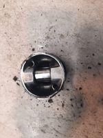 Toyota Avensis T250 Piston W051