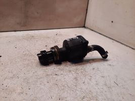 Audi A4 S4 B5 8D Alipainepumppu 028207A