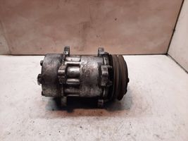 Volkswagen PASSAT B3 Compressore aria condizionata (A/C) (pompa) 357820803C