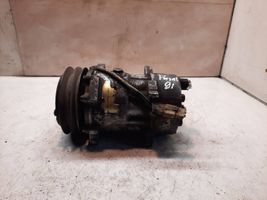 Volkswagen PASSAT B3 Compressore aria condizionata (A/C) (pompa) 357820803C