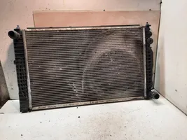 Volkswagen PASSAT B5.5 Radiateur de refroidissement 8D0121100