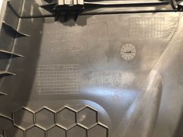 Porsche Cayenne (92A) Takaoven kynnyksen suojalista A053629