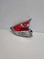 Nissan X-Trail T32 Lampy tylnej klapy bagażnika 22617939