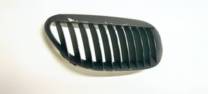 BMW 6 E63 E64 Grille calandre supérieure de pare-chocs avant 51137008916