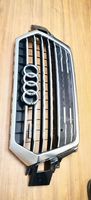 Audi Q7 4M Etupuskurin ylempi jäähdytinsäleikkö 4M0853651F