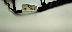 Volkswagen Touran I Arnés de cableado de la puerta trasera/maletero 1T0971147A